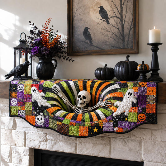 Haunted Ghost Vortex Quilted Mantel Scarf SN0DV491